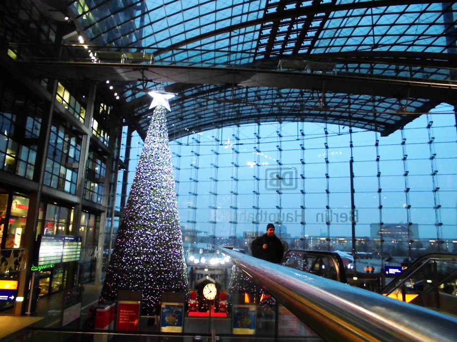 Hauptbahnhof schön geschmückt